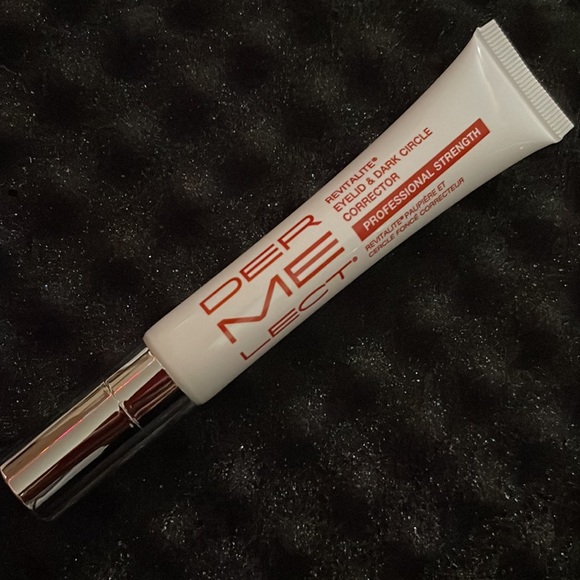 Dermelect Cosmeceuticals Revitalite Professional Eyelid & Dark Circle Corrector - Picture 2 of 6
